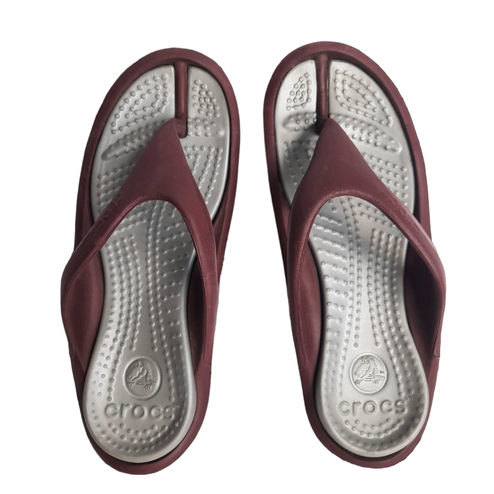 Crocs Men Sz 10 Women sz 12 Maroon Flip Flop Synthetic Women Sandals